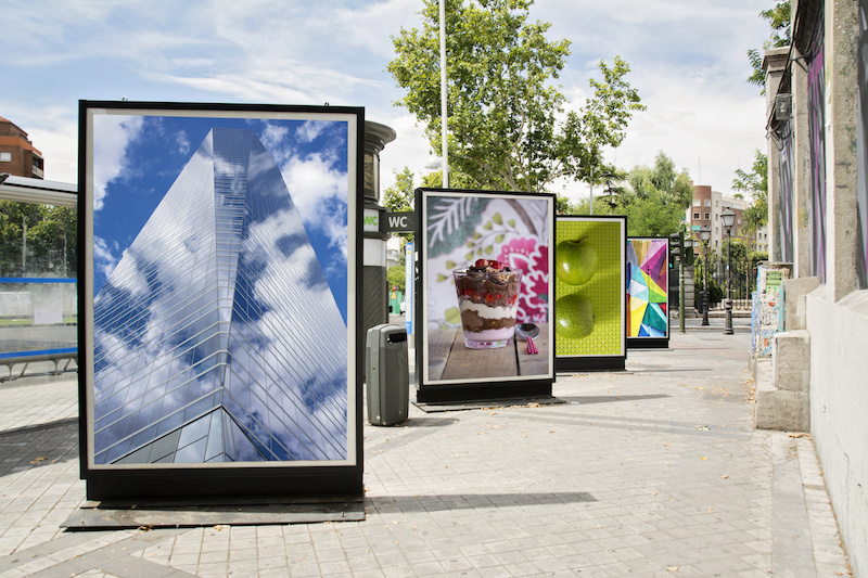 Why choose an outdoor digital signage system?